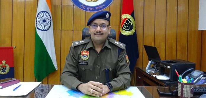 विदेश जाने के इच्छुक व्यक्ति सरकार द्वारा मान्यता प्राप्त एजेंट से ही करें सम्पर्क: पुलिस अधीक्षक