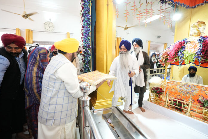 Punjab CM News : पंजाब समाजवाद और धर्मनिरपेक्षता की जीवंत मिसाल : मान