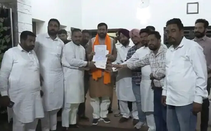 Haryana-Punjab News: पंजाब के सरपंचों ने हरियाणा के सीएम नायब सैनी से की मुलाकात
