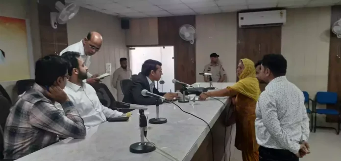 समाधान शिविर में प्राप्त शिकायतों का यथा शीघ्र करें निपटान : उपायुक्त पार्थ गुप्ता