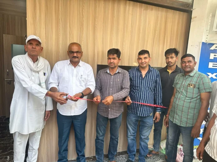 SDM inaugurated the library in the town