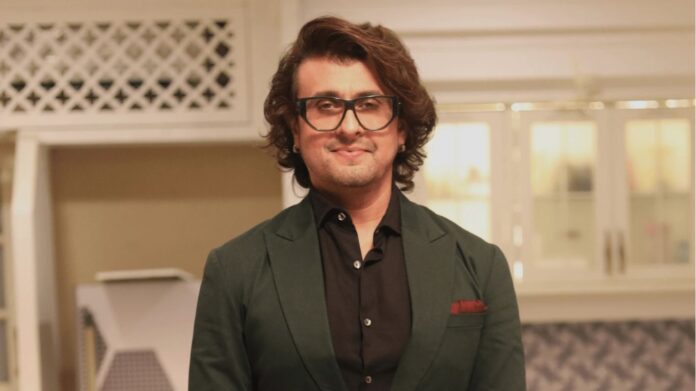 Sonu Nigam के कॉन्सर्ट में हंगामा! DTU में लाइव परफॉर्मेंस के दौरान हुई पत्थरबाजी, सिंगर बोले - 'प्लीज ऐसा न करें'"