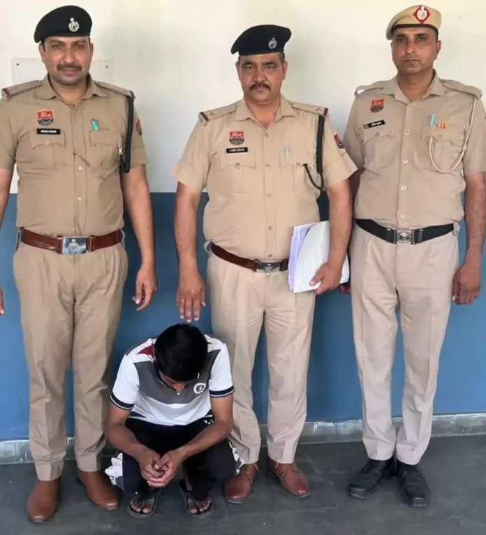 महिला की अश्लील वीडियो बना कर ब्लैकमेल कर दुराचार करने के मामले में आरोपी गिरफ्तार