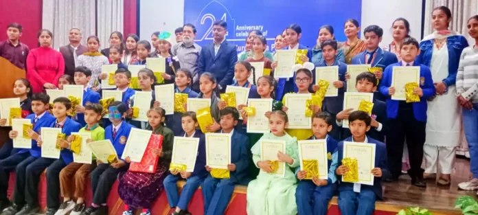 The winning children of Sanjay Gandhi Omprakash Garg Memorial Public School were awarded