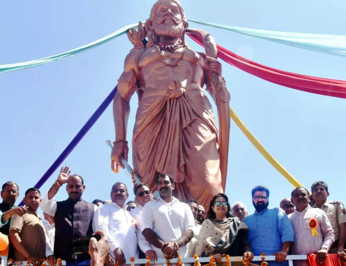 Bhiwani News : युवा पीढ़ी को भगवान परशुराम के आदर्शों को अपने जीवन में धारण करना चाहिए : कार्तिकेय शर्मा