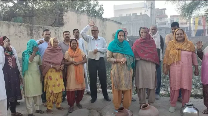 Bhiwani News : पीने के पानी के लिए मचा हाहाकार