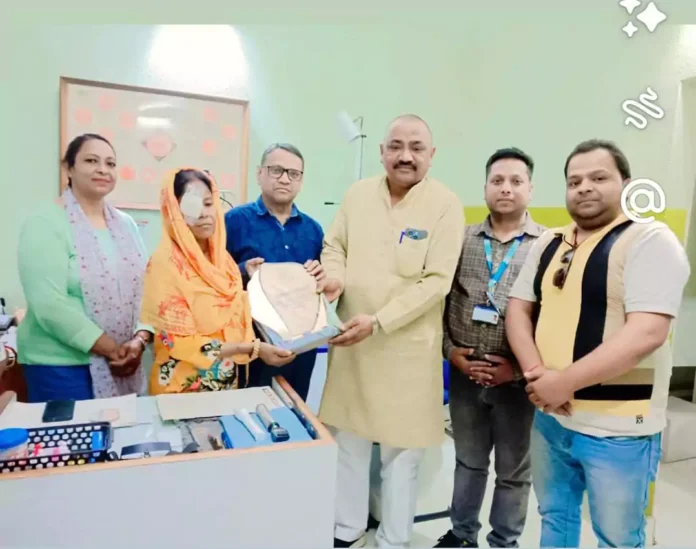 इंस्पायर ह्यूमैनिटी चैरिटेबल ट्रस्ट के सहयोग से बुजुर्ग महिला फिर से देख सकेगी दुनिया