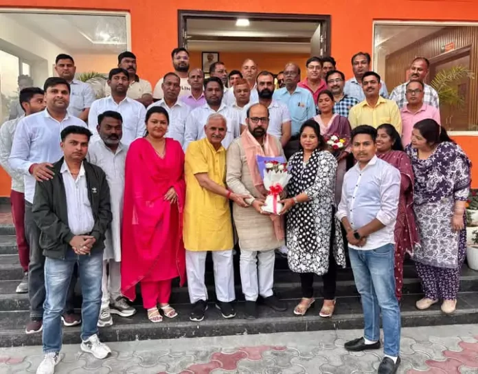 आप सभी की शुभकामनाएँ व आर्शीवाद निरंतर काम करने को प्रेरित करता है, आप सभी का धन्यवाद : राजेश सपरा