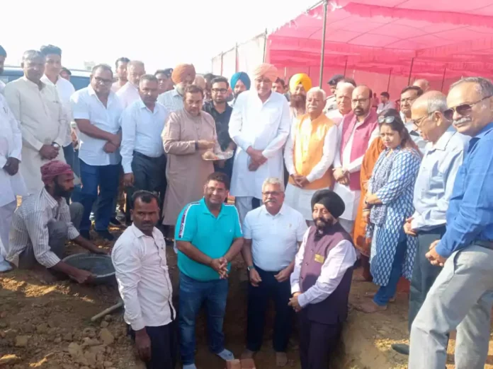 कृषि मंत्री ने मुलखराज रामदुलारी नंदा रोटरी चैरिटेबल द्वारा आंख व दांत चिकित्सालय का किया शिलान्यास
