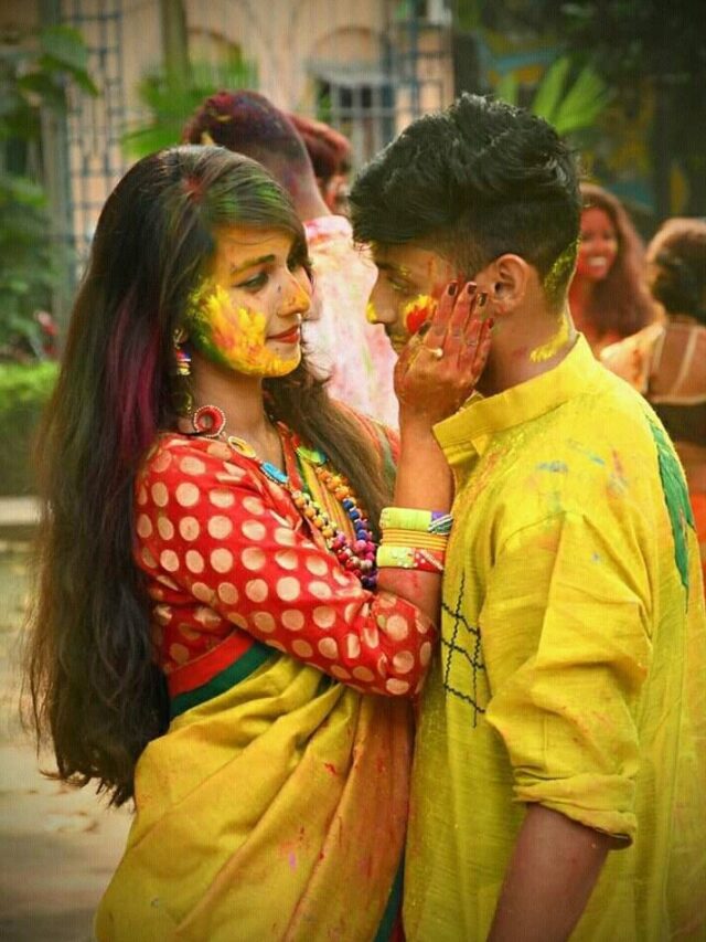 Holi 2025: गर्लफ्रेंड के साथ होली कैसे बनाएं यादगार? प्यार और रंगों से भर दें ये खास पल!