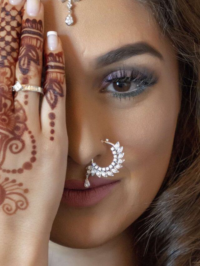 लड़कियों के लिए बेस्ट Nose Pin Designs, पहनते ही दिखेंगी सबसे स्टाइलिश और खूबसूरत!