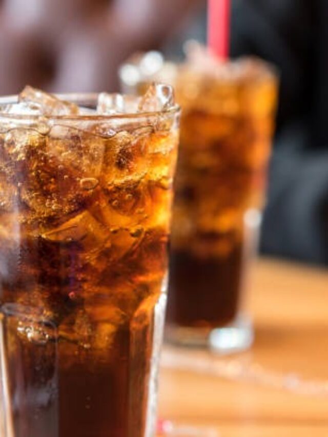 Side Effects of Drinking Cold Drinks: गर्मियों में कोल्ड ड्रिंक पीने की लत पड़ सकती है भारी