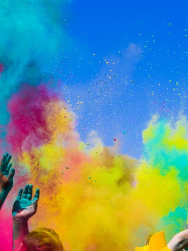 Holi 2025: होली पर घर पर बनाएं हर्बल गुलाल, त्वचा और पर्यावरण का रखें खास ख्याल