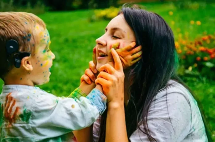 Holi Best Wishes for Mothers : माताओं के लिए होली की शुभकामनाएँ