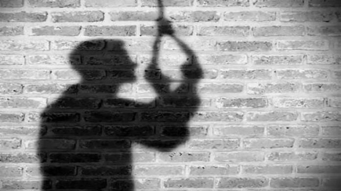 Faridabad News: फरीदाबाद में पेपर में फेल होने पर 8वीं कक्षा के छात्र ने फंदा लगाकर किया सुसाइड