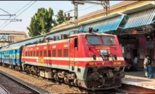 Railway Rules : बिना वजह चेन खींचने पर भारी जुर्माना और एक साल की सजा