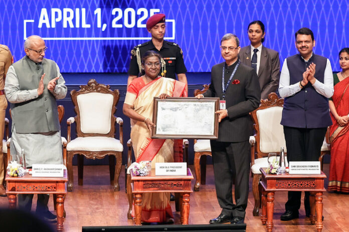 Business News Today : आरबीआई और केंद्र सरकार में स्थाई साझेदारी की जरूरत : राष्ट्रपति