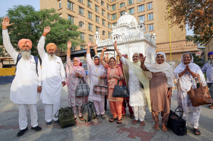 Punjab Breaking News : 1942 सिख श्रद्धालुओं का जत्था पाकिस्तान रवाना