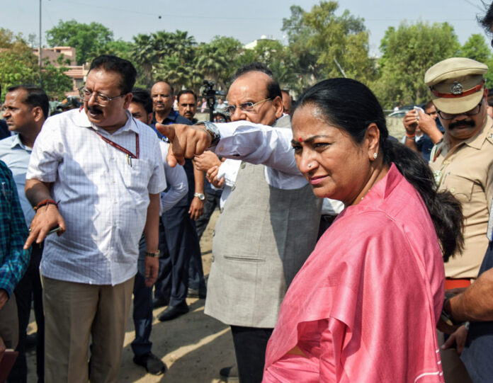 Delhi Breaking News : यमुना को प्रदूषण मुक्त करने का अभियान जारी