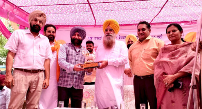 Punjab News Update : पशुओं के उपचार में वरदान सिद्ध होंगी पॉलिक्लिनिक वैन