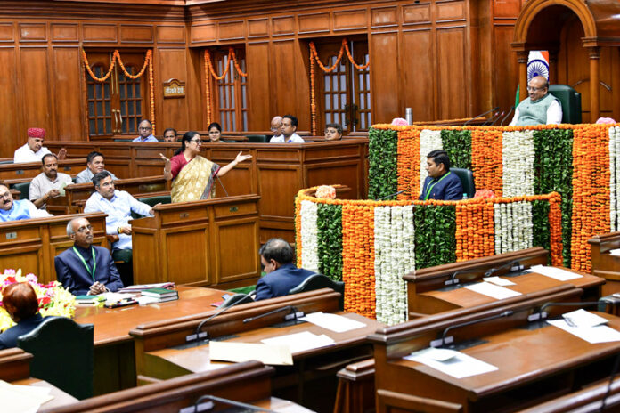 Delhi News : कपिल मिश्रा के इस्तीफे को लेकर दिल्ली विधानसभा में हंगामा