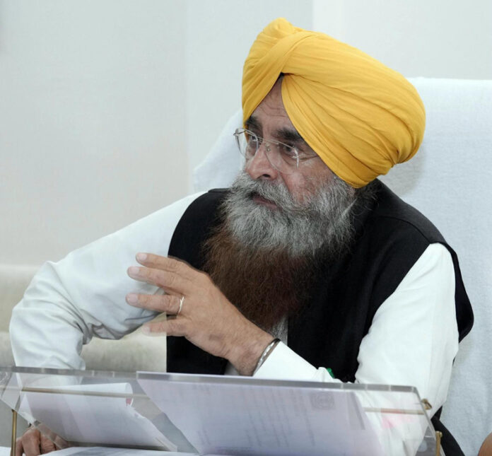 Punjab News : फसली अवशेष जलाने से किसानों को रोकेगी सरकार : कृषि मंत्री