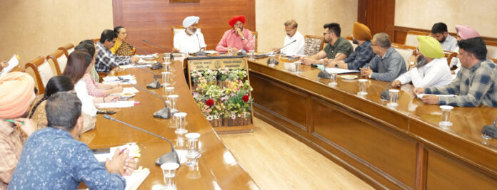 Punjab News Today : पंजाब कर्मचारी यूनियनों ने कैबिनेट सब कमेटी से की मुलाकात
