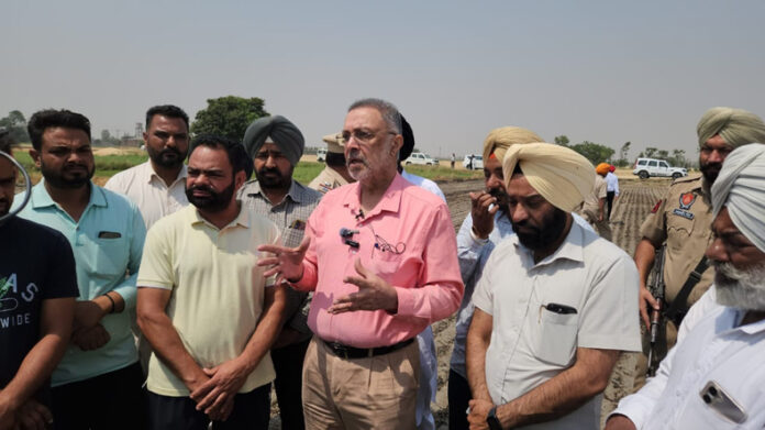 Punjab News : आग प्रभावित किसानों से मिले स्वास्थ्य मंत्री