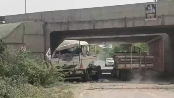 Jind News : एनएच 152डी पर अनियंत्रित होकर पुल से नीचे गिरा कंटेनर