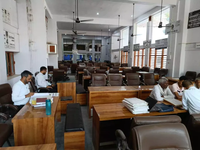 Jind News : अधिवक्ताओं ने की एक दिवसीय सांकेतिक हड़ताल