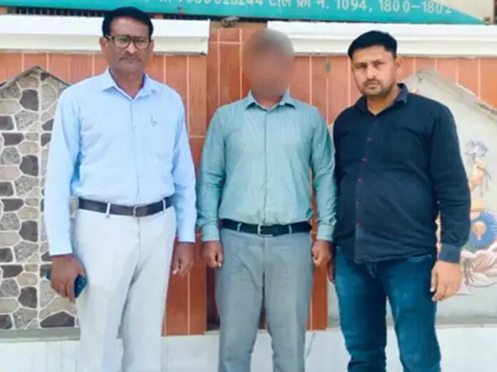 Jhajjar News: झज्जर में जनस्वास्थ्य विभाग का जेई रिश्वत लेता गिरफ्तार