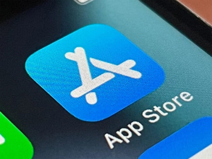 Apple: एपल ने ऐप स्टोर से 14 ऐप्स को हटाया