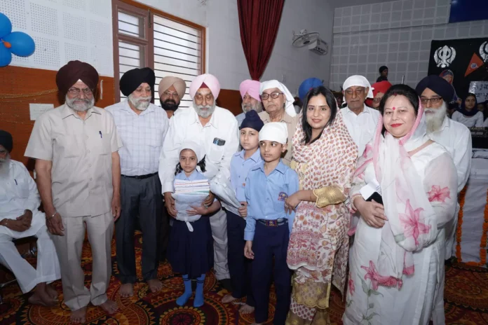 At the beginning of the new session, Japji Sahib was recited and Guruvaani Kirtan was performed