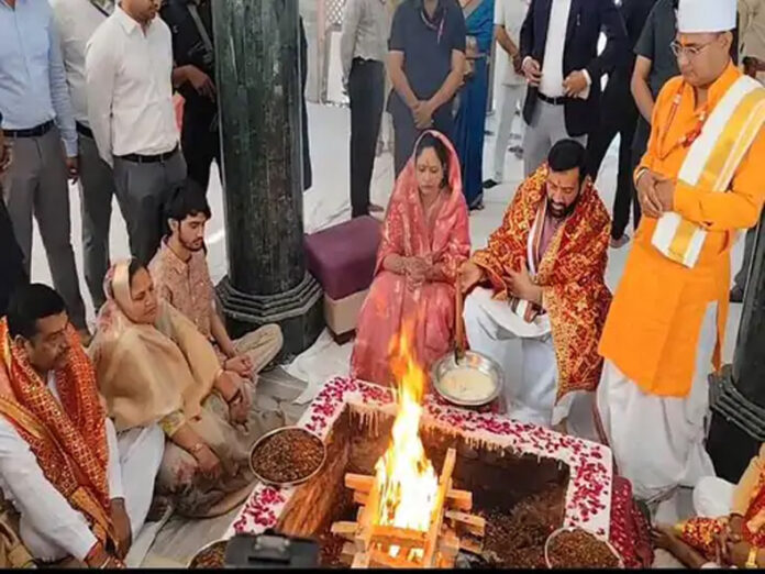 Panchkula News: सीएम नायब सैनी ने पंचकूला के चंडी मंदिर में टेका माथा