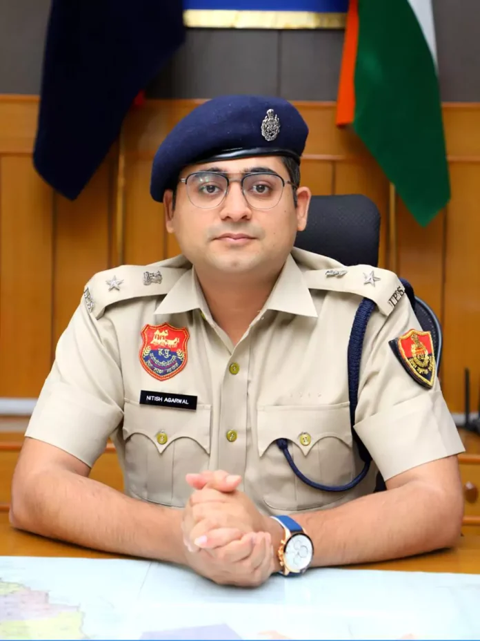 Clicking on a photo sent on WhatsApp from an unknown number can cost you a lot Superintendent of Police