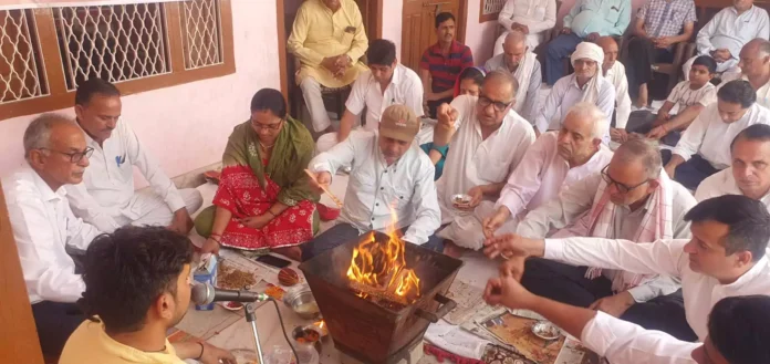 Bhiwani News : कांग्रेस नेताओं ने हवन में आहुति डाल आतंकी हमले में मारे गए लोगों को दी श्रद्धांजलि