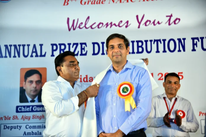 DC honoured promising students, 319 were honoured for academic and other activities