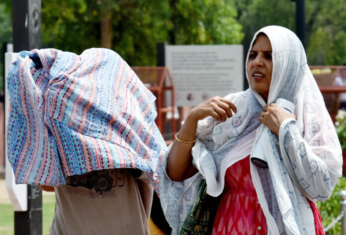 Delhi Weather Update : मौसम विभाग ने जारी किया दिल्ली में लू का अलर्ट