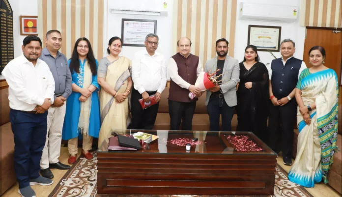 Dr. Shyam made the state proud by singing the state song Vice Chancellor Professor Somnath Sachdeva