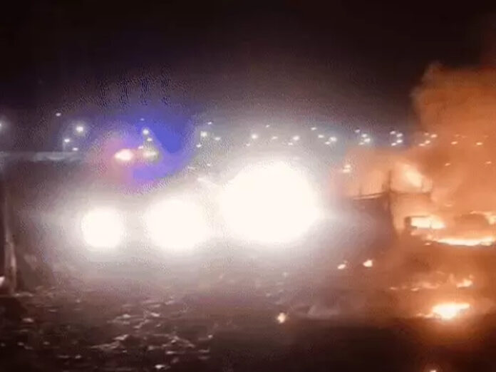 Gurugram News: गुरुग्राम में झुग्गियों और कबाड़ में लगी भीषण आग, लोगों ने भागकर बचाई जान