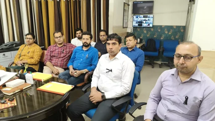 HKRN teachers staged a sit-in protest at the DEO office