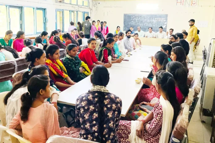 Bhiwani News : चौ. बंसीलाल कॉलेज के इतिहास विभाग में हॉबी क्लब गतिविधि संपन्न