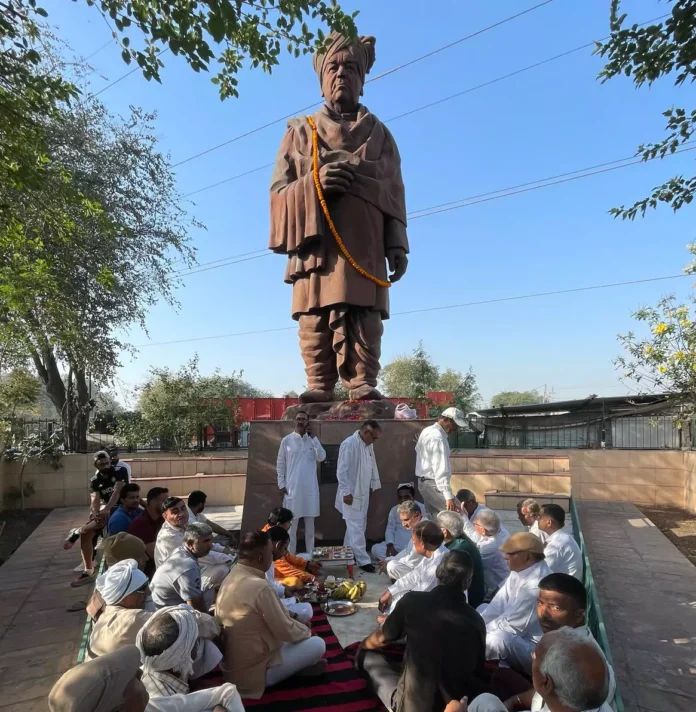 Bhiwani News : इनेलो ने पूर्व उपप्रधानमंत्री स्व. देवीलाल की प्रतिमा पर माल्यार्पण कर पुण्यतिथि पर किया नमन