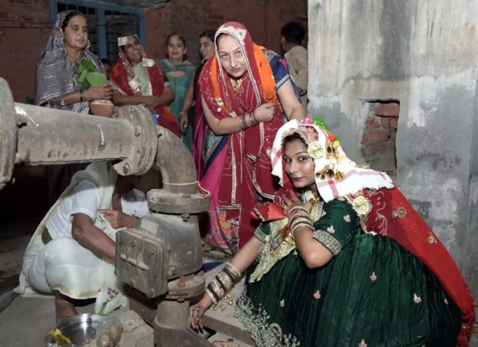In Bamdauli village, the well was worshipped on the birth of a daughter