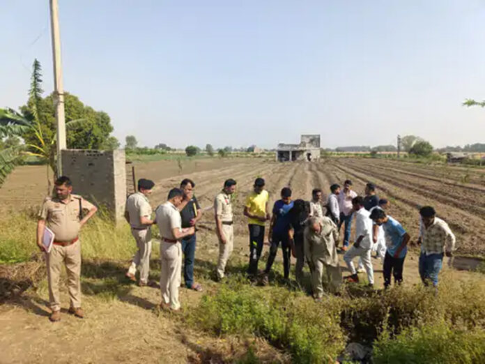 Jind News: जींद में खेतों में खून से लथपथ व्यक्ति का शव मिला