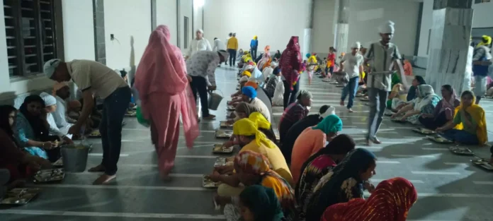 Jind News : ऐतिहासिक गुरुद्वारा गुरु तेग बहादुर साहिब में सजा कीर्तन दरबार