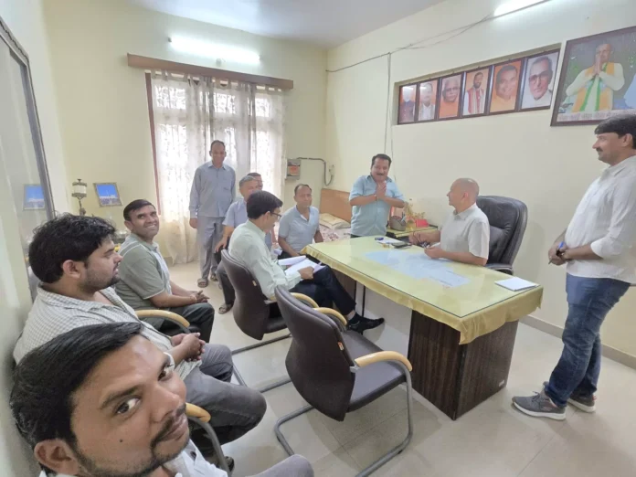 MLA Sunil Sangwan held an open court and listened to the problems of the people