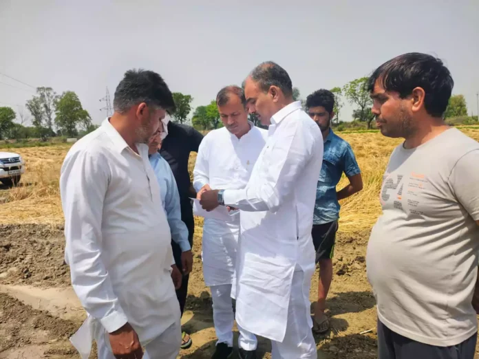 MLA Umesh Patuwas assured the affected farmers of compensation for their losses
