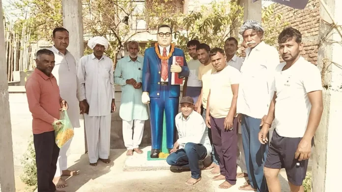 Many programs were organized in Mandhi Kehar on the 135th birth anniversary of Dr. Bhimrao Ambedkar