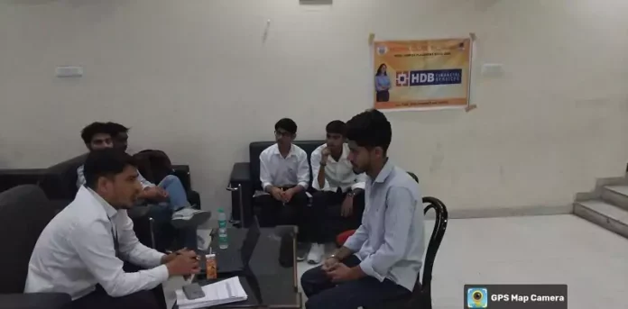 Faridabad News : विद्यार्थियों के लिए कॉलेज में किया मेगा जॉब फेयर आयोजन